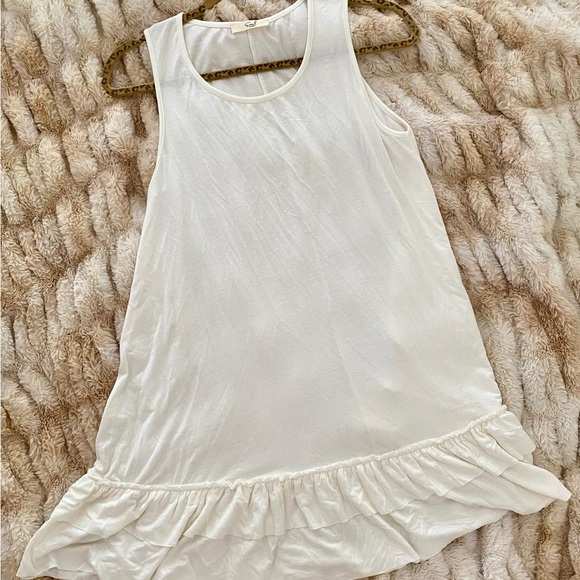 Easel Cream Ruffled Hem Chemise, great for layering under tunics or sweaters. - Picture 4 of 6